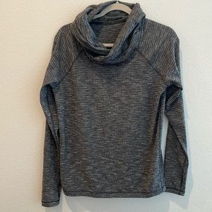 Lululemon. Healthy Heart Pullover 8, 10
